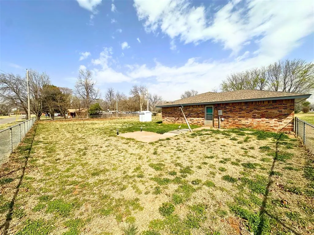 Photo 8 — 1921 W A Avenue, Elk City, OK 73644