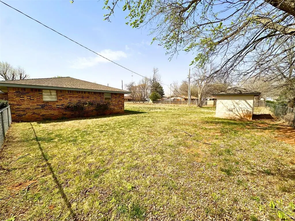 Photo 14 — 1921 W A Avenue, Elk City, OK 73644