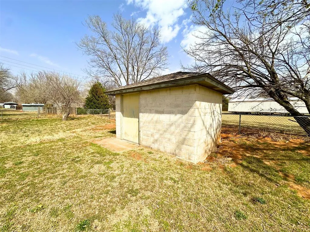 Photo 15 — 1921 W A Avenue, Elk City, OK 73644