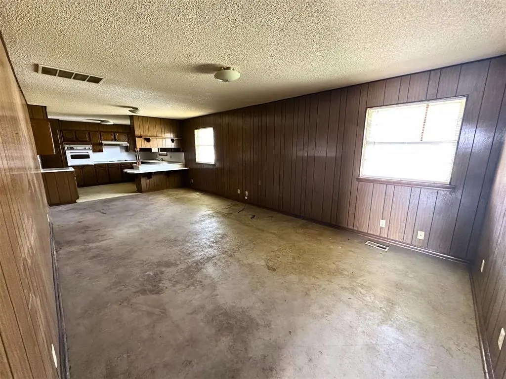 Photo 21 — 1921 W A Avenue, Elk City, OK 73644