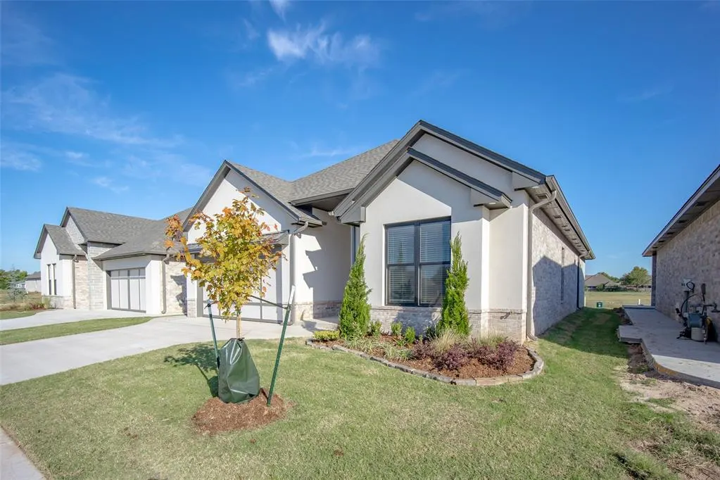 Photo 2 — 3021 SW 133rd Terrace, Oklahoma City, OK 73170