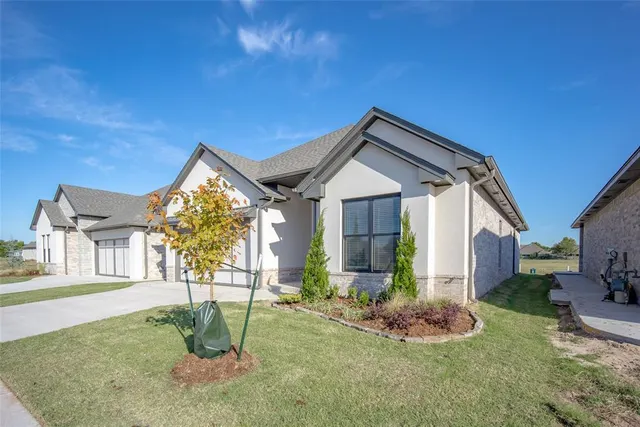 Photo 2 — 3021 SW 133rd Terrace, Oklahoma City, OK 73170
