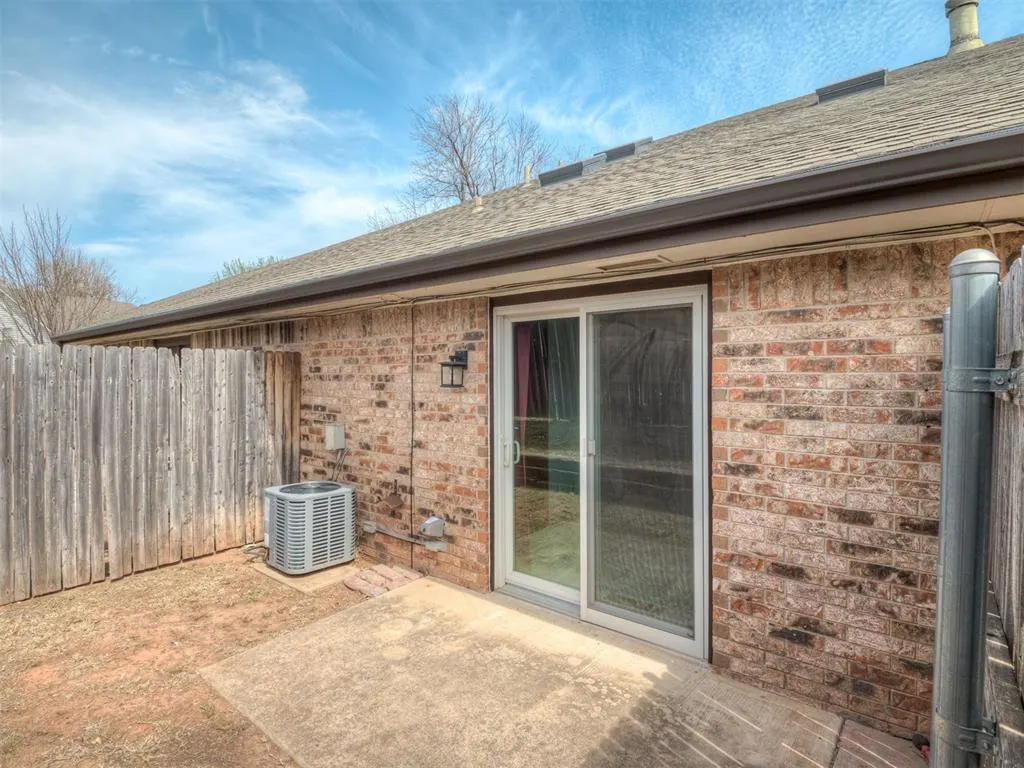 Photo 33 — 2925 Village Circle, Edmond, OK 73013