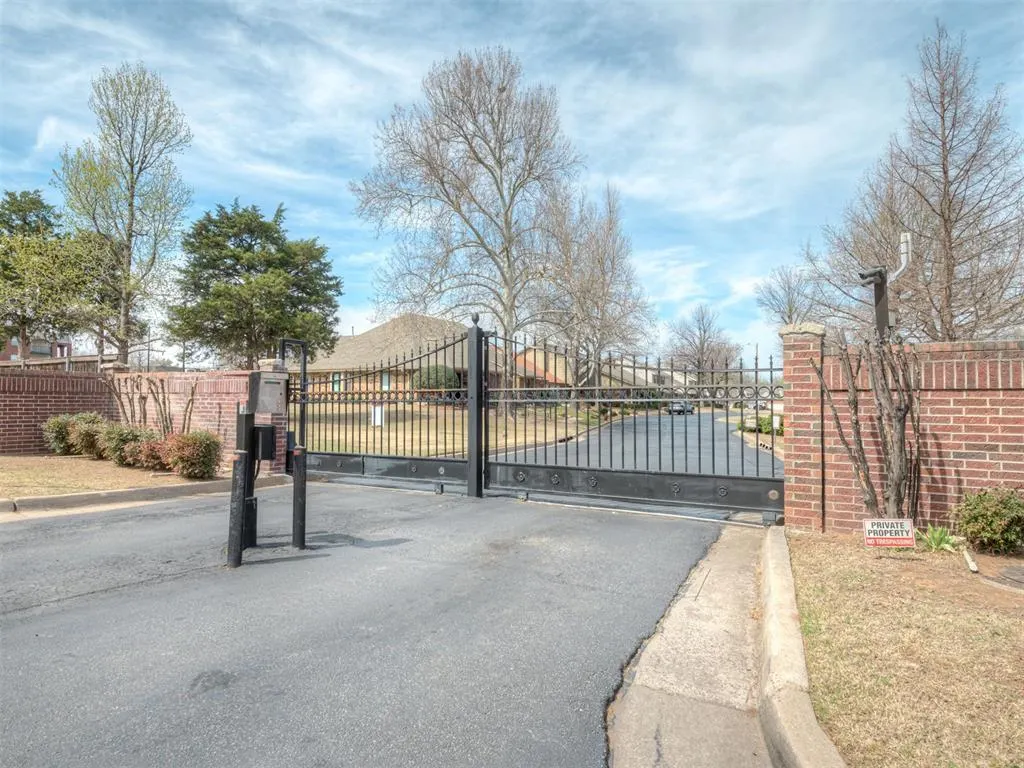Photo 34 — 2925 Village Circle, Edmond, OK 73013