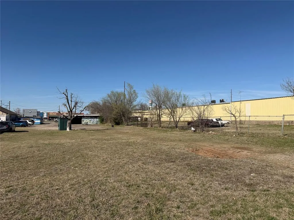Photo 3 — 6212 SE 15th Street, Midwest City, OK 73110