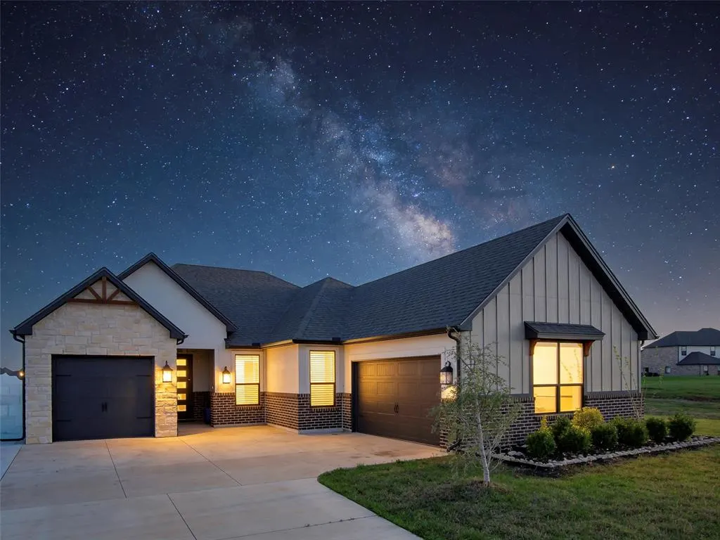 Front exterior — 2261 Jackson Lane, Blanchard, OK 73010