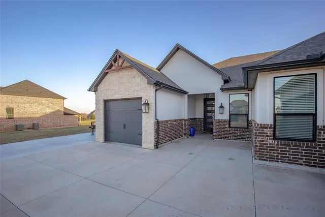 Photo 6 — 2261 Jackson Lane, Blanchard, OK 73010