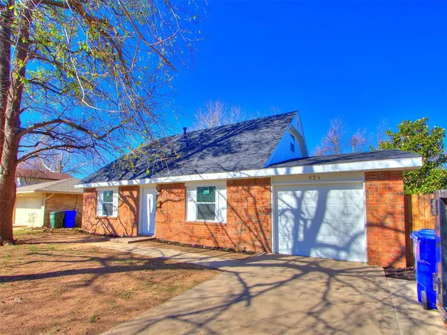 Photo 2 — 624 Reed Avenue, Norman, OK 73071