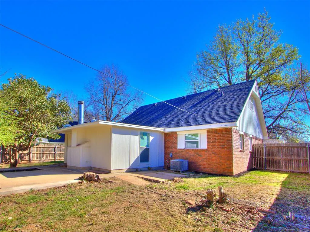 Photo 5 — 624 Reed Avenue, Norman, OK 73071