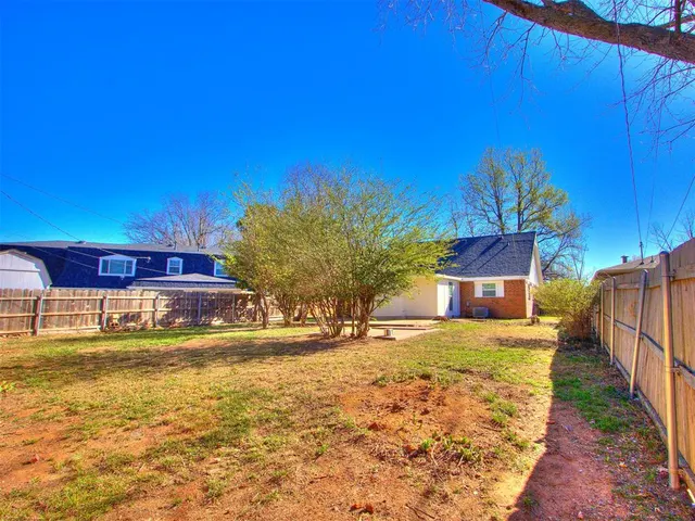 Photo 6 — 624 Reed Avenue, Norman, OK 73071
