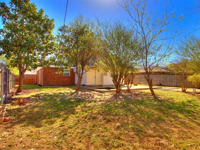 Photo 8 — 624 Reed Avenue, Norman, OK 73071