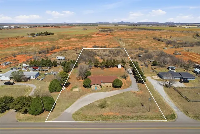 Photo 3 — 20449 E County Road 159 Road, Altus, OK 73521