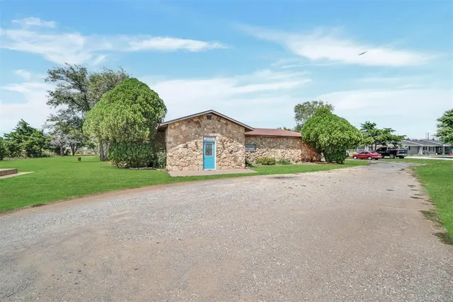 Photo 7 — 20449 E County Road 159 Road, Altus, OK 73521