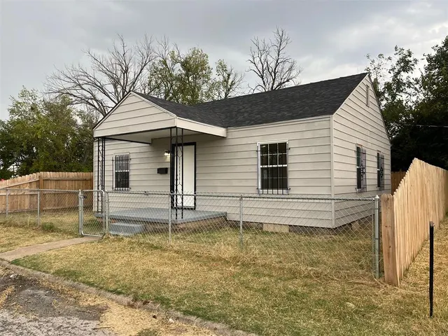 Photo 2 — 106 SW 18th Street, Lawton, OK 73501