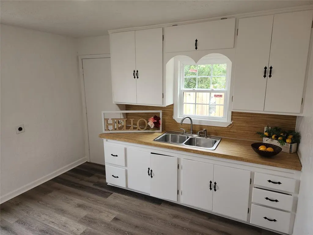 Photo 4 — 106 SW 18th Street, Lawton, OK 73501