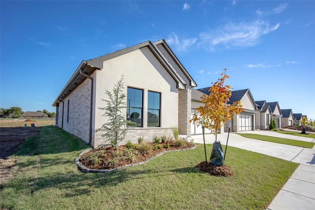 Photo 2 — 3025 SW 133rd Terrace, Oklahoma City, OK 73170