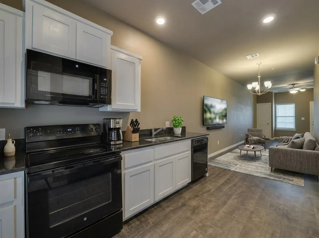 Photo 9 — 1007 SW 91st Street, Oklahoma City, OK 73139