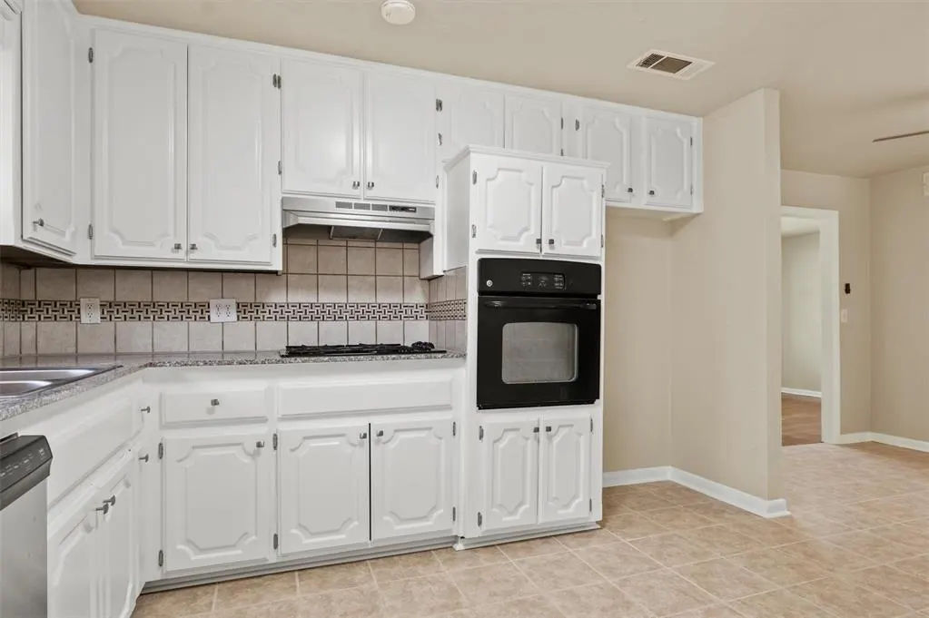 Photo 12 — 3816 NW 51st Street, Oklahoma City, OK 73112