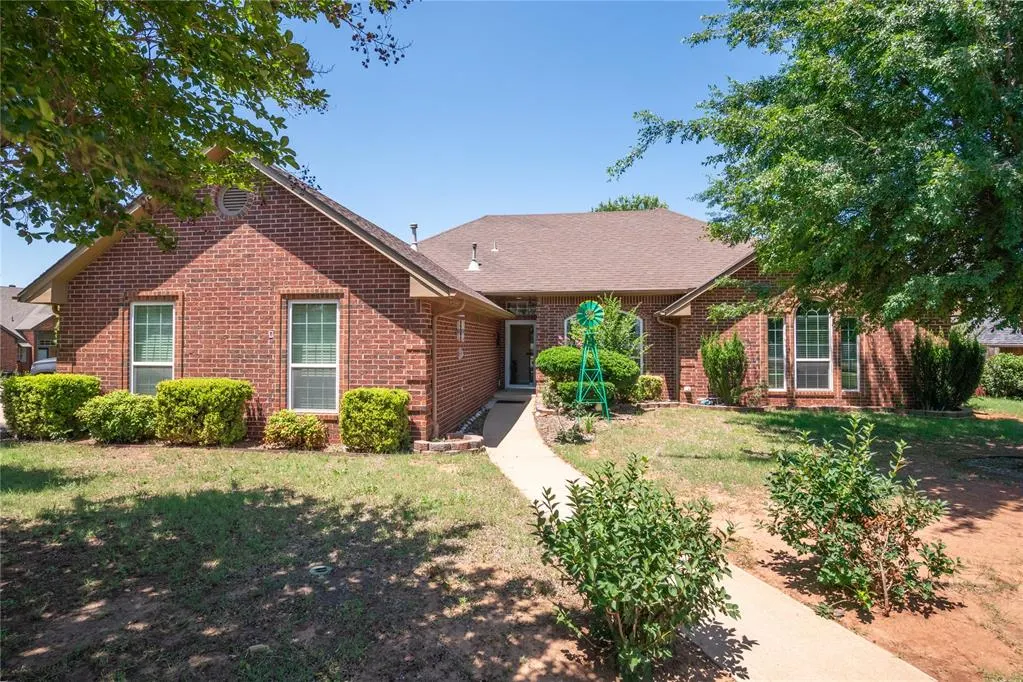 Front exterior — 1221 NW 181st Street, Edmond, OK 73003