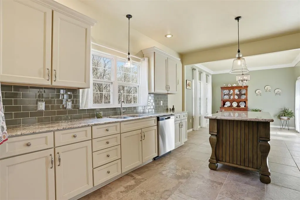 Photo 16 — 2118 Morris Lane, Sayre, OK 73662