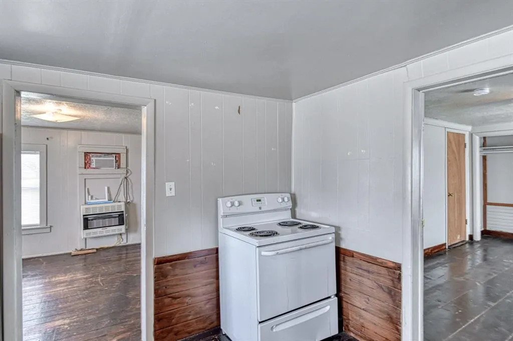 Photo 19 — 610 Loy Street, Meeker, OK 74855