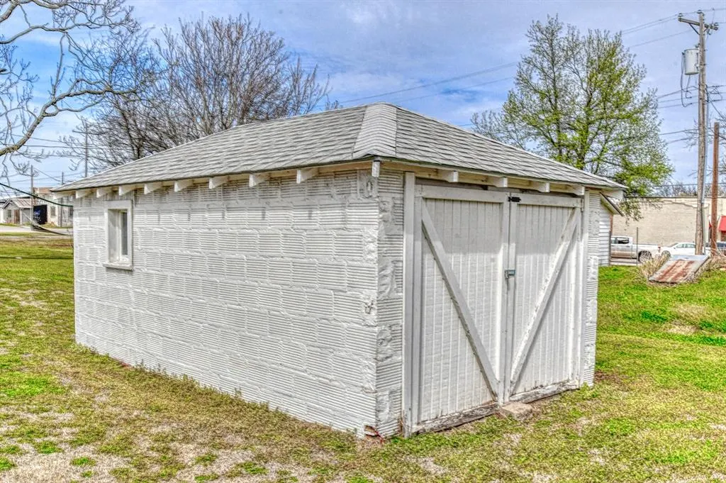 Photo 23 — 610 Loy Street, Meeker, OK 74855