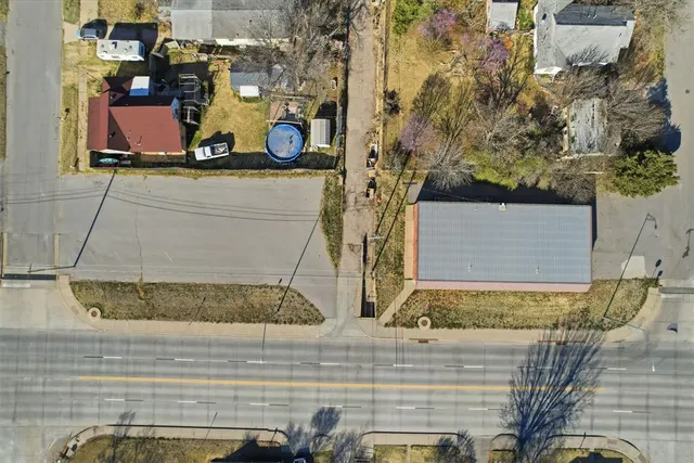 Photo 2 — 416 N 4th Street, Clinton, OK 73601