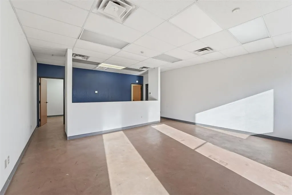 Photo 16 — 416 N 4th Street, Clinton, OK 73601