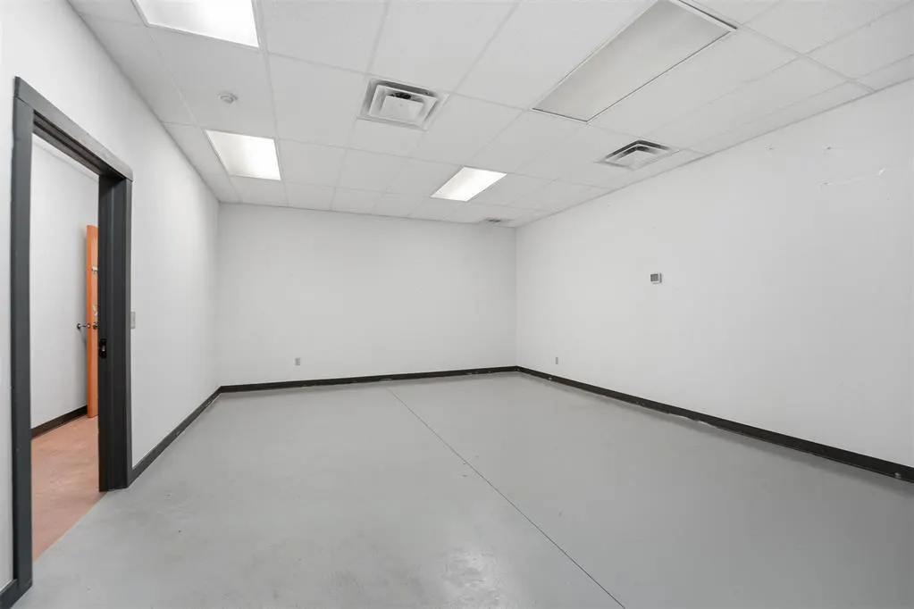 Photo 20 — 416 N 4th Street, Clinton, OK 73601