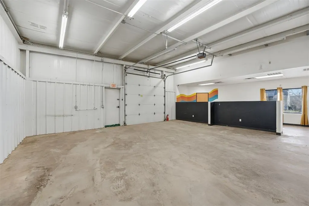 Photo 28 — 416 N 4th Street, Clinton, OK 73601