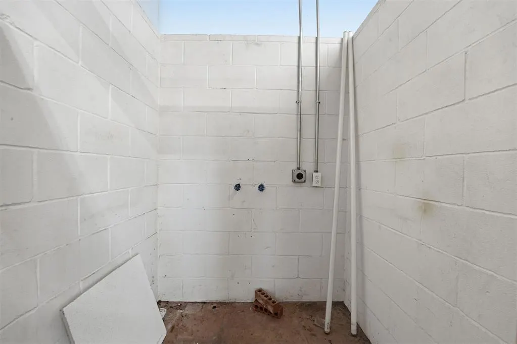 Photo 35 — 416 N 4th Street, Clinton, OK 73601