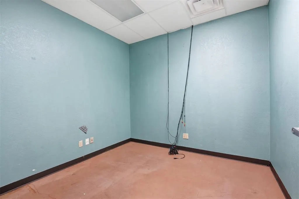 Photo 39 — 416 N 4th Street, Clinton, OK 73601