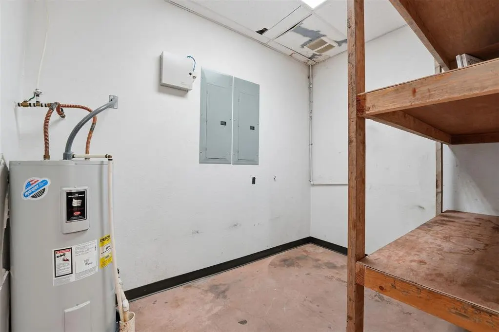 Photo 40 — 416 N 4th Street, Clinton, OK 73601