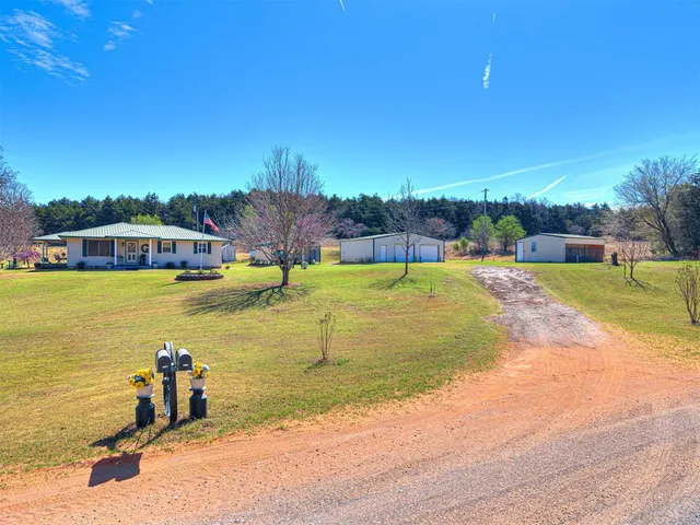 Photo 3 — 23155 County Street 2590, Binger, OK 73009