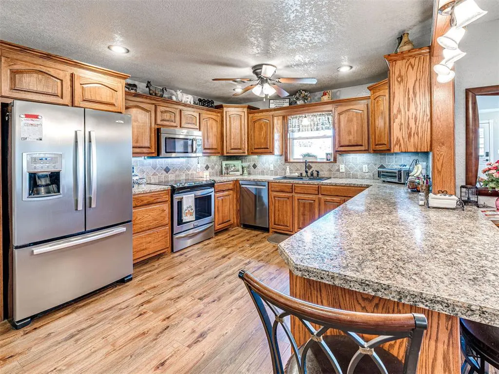 Photo 12 — 23155 County Street 2590, Binger, OK 73009