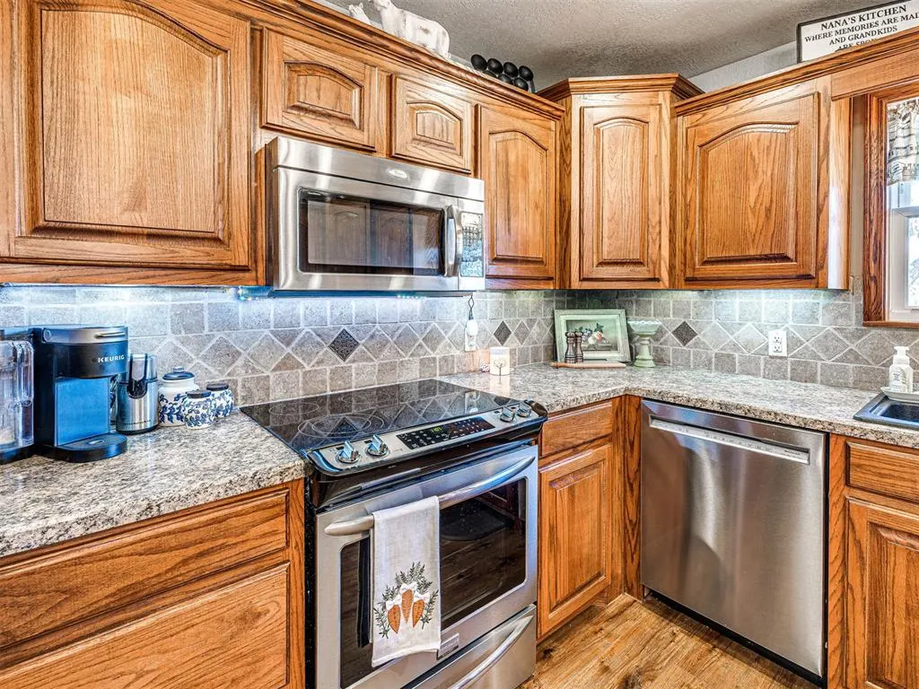 Photo 13 — 23155 County Street 2590, Binger, OK 73009