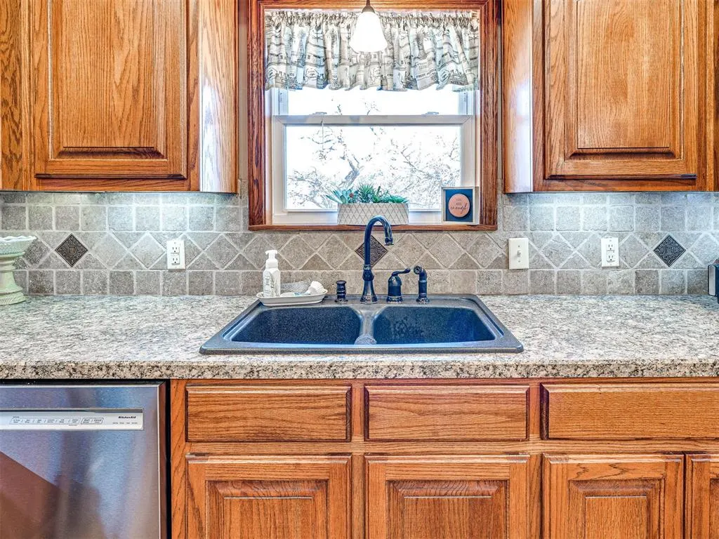 Photo 14 — 23155 County Street 2590, Binger, OK 73009