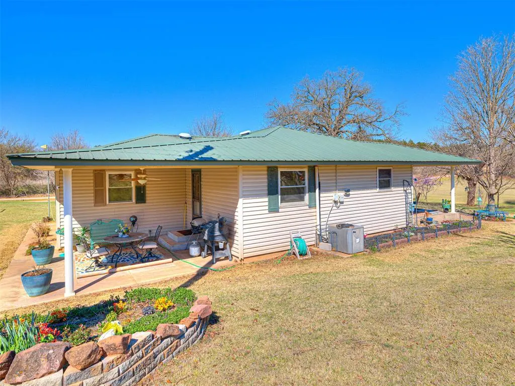 Photo 37 — 23155 County Street 2590, Binger, OK 73009
