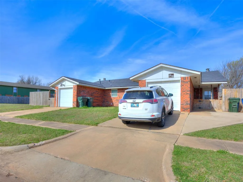 Photo 2 — 1814 N Crawford Avenue 1816, Norman, OK 73069