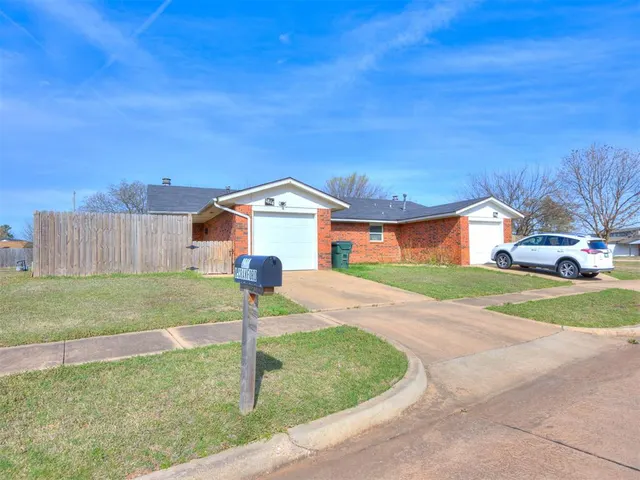 Photo 3 — 1814 N Crawford Avenue 1816, Norman, OK 73069