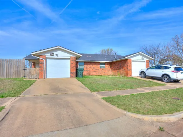 Photo 4 — 1814 N Crawford Avenue 1816, Norman, OK 73069