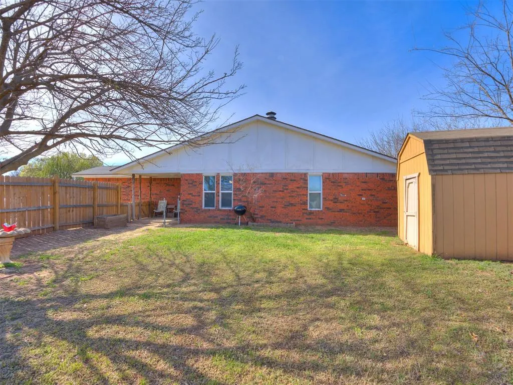 Photo 5 — 1814 N Crawford Avenue 1816, Norman, OK 73069