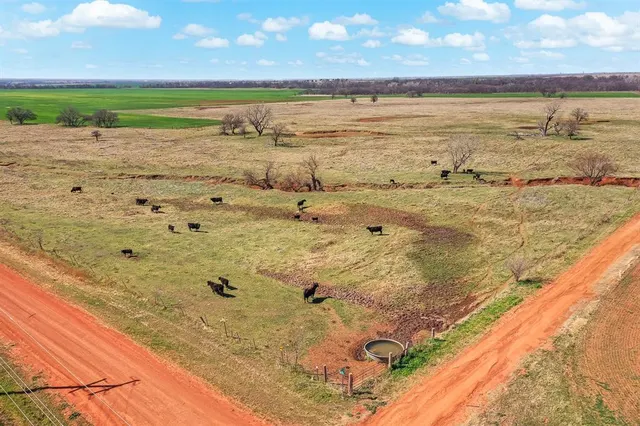 Photo 7 — 100 E County Road 600 Road, Marshall, OK 73056