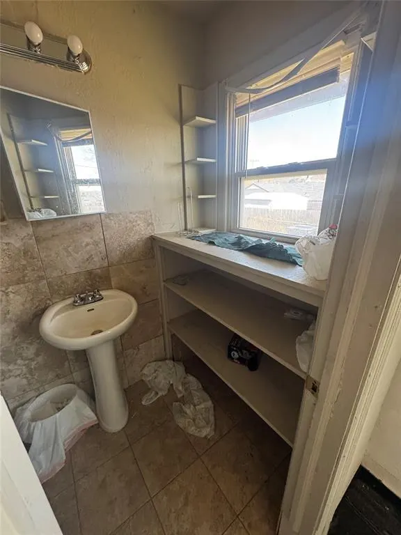 Photo 12 — 1522 NE 10th Street, Oklahoma City, OK 73117
