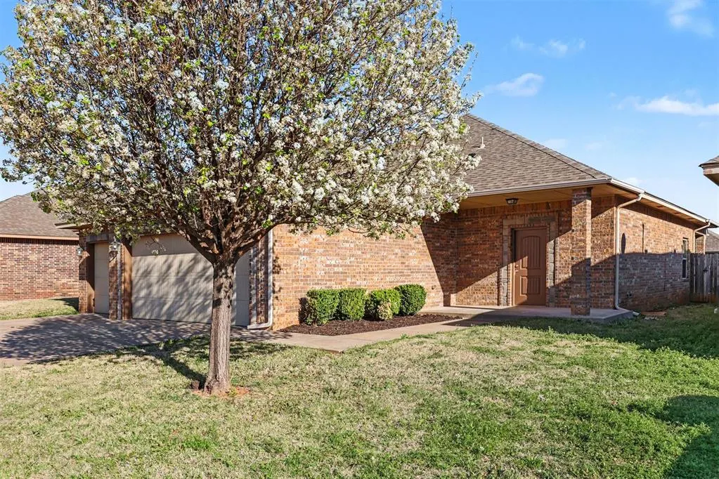 Photo 3 — 8021 NW 159th Street, Edmond, OK 73013