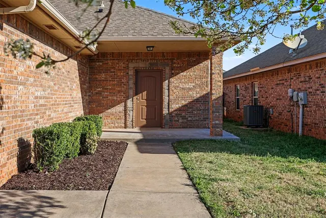 Photo 4 — 8021 NW 159th Street, Edmond, OK 73013