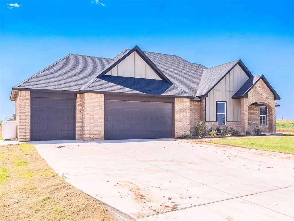 Photo 3 — 29160 Magnolia Drive, Cashion, OK 73016