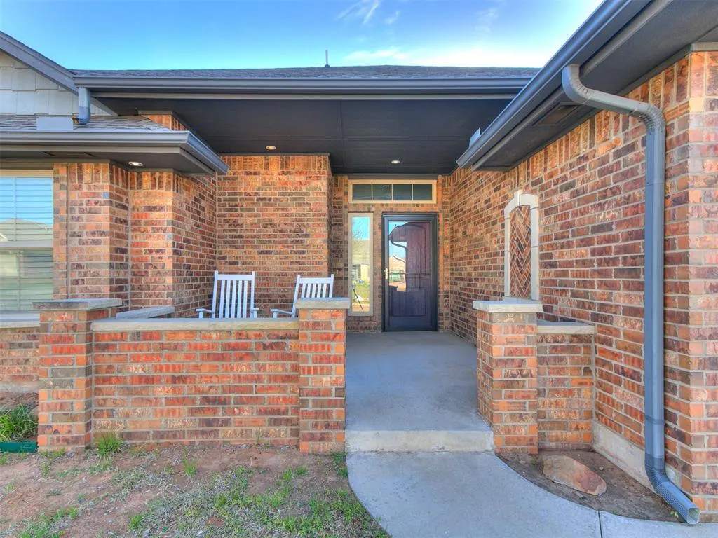 Photo 3 — 712 S Patterson Drive, Moore, OK 73160