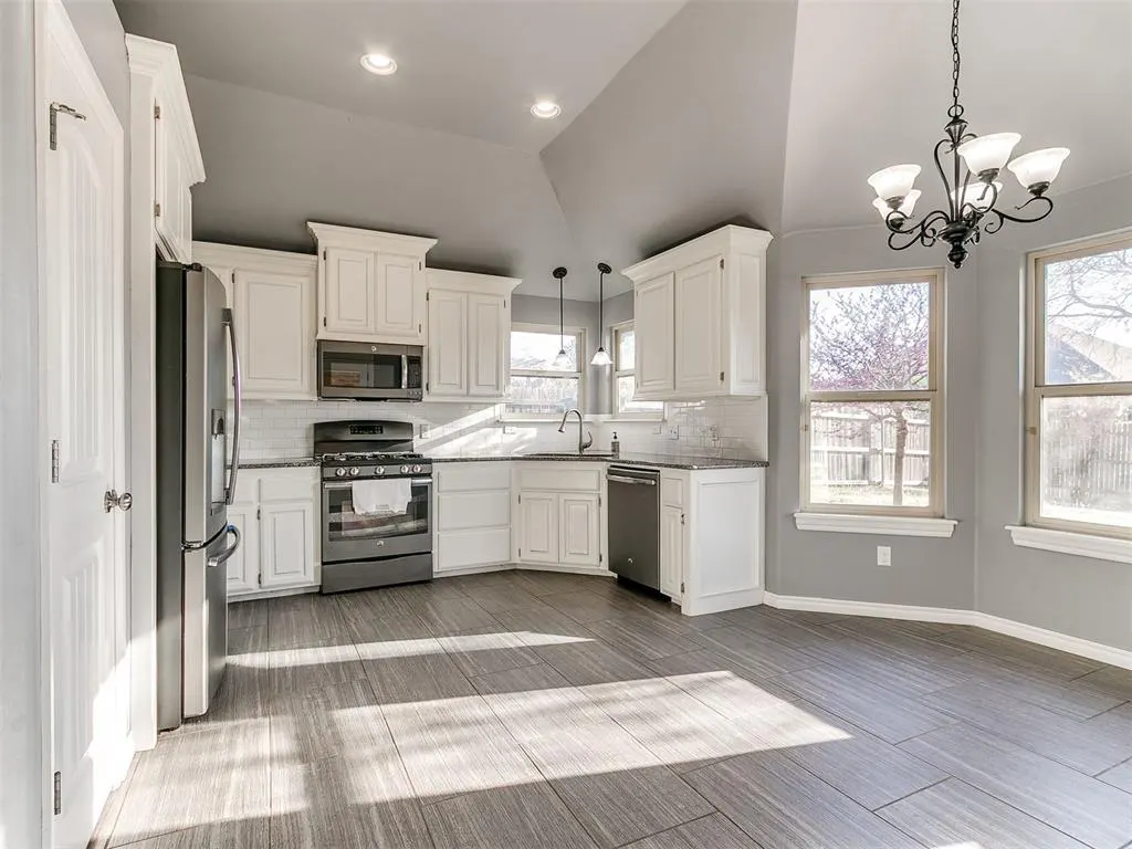Photo 11 — 712 S Patterson Drive, Moore, OK 73160