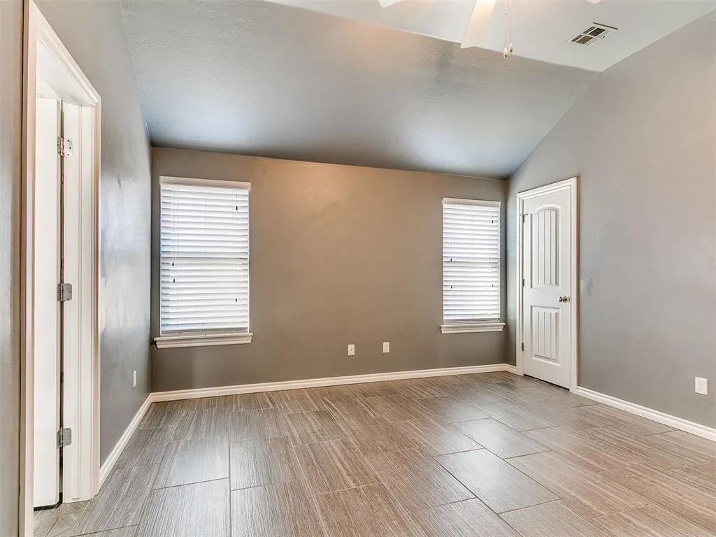 Photo 17 — 712 S Patterson Drive, Moore, OK 73160